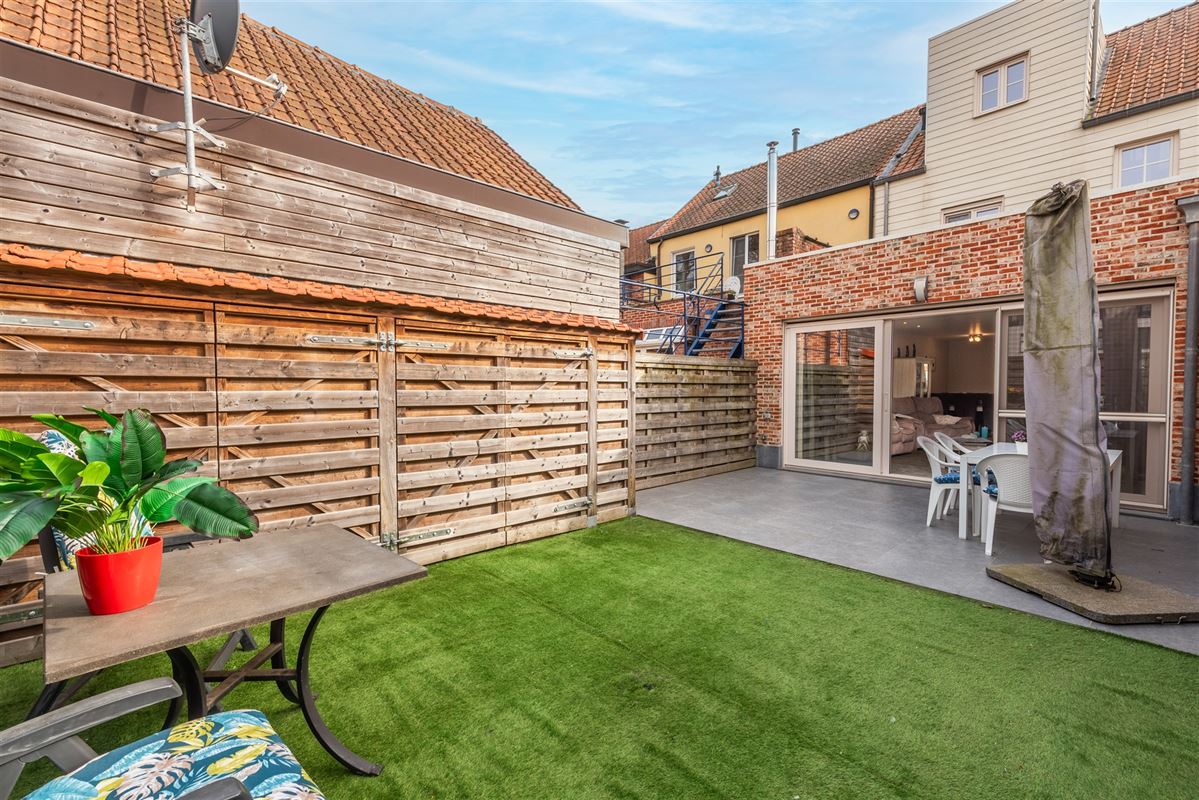 Kwaliteitsvol instapklaar huis met 3 slpks, 2 badks en tuin
