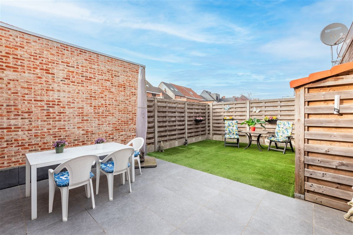 Kwaliteitsvol instapklaar huis met 3 slpks, 2 badks en tuin