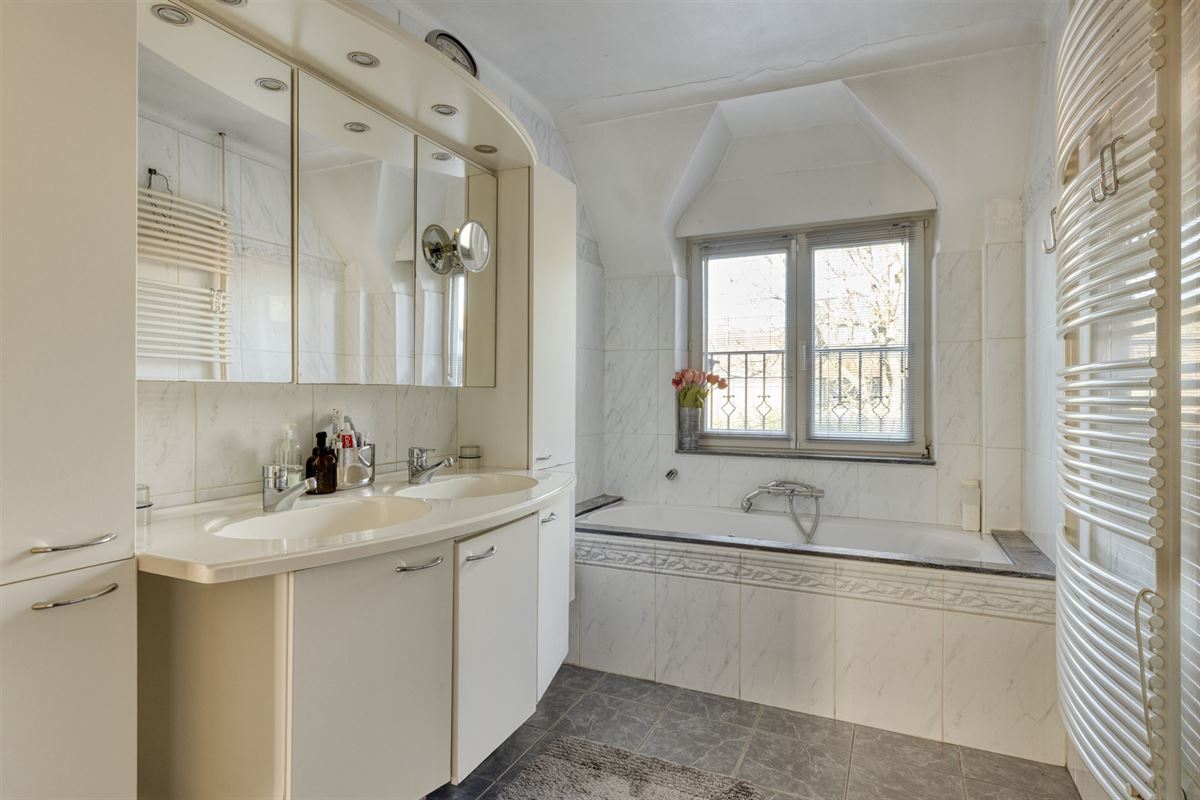 Koppelvilla architect "BOLS" op 553 m² met centrale ligging