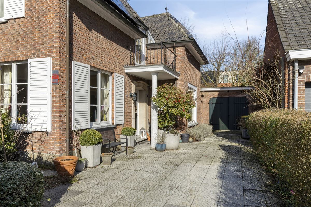 Koppelvilla architect "BOLS" op 553 m² met centrale ligging
