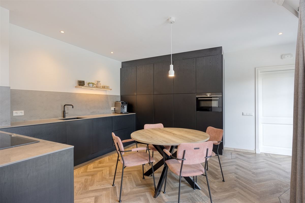 Instapklare tijdloze villa met 5 slpks op ca. 2000 m²