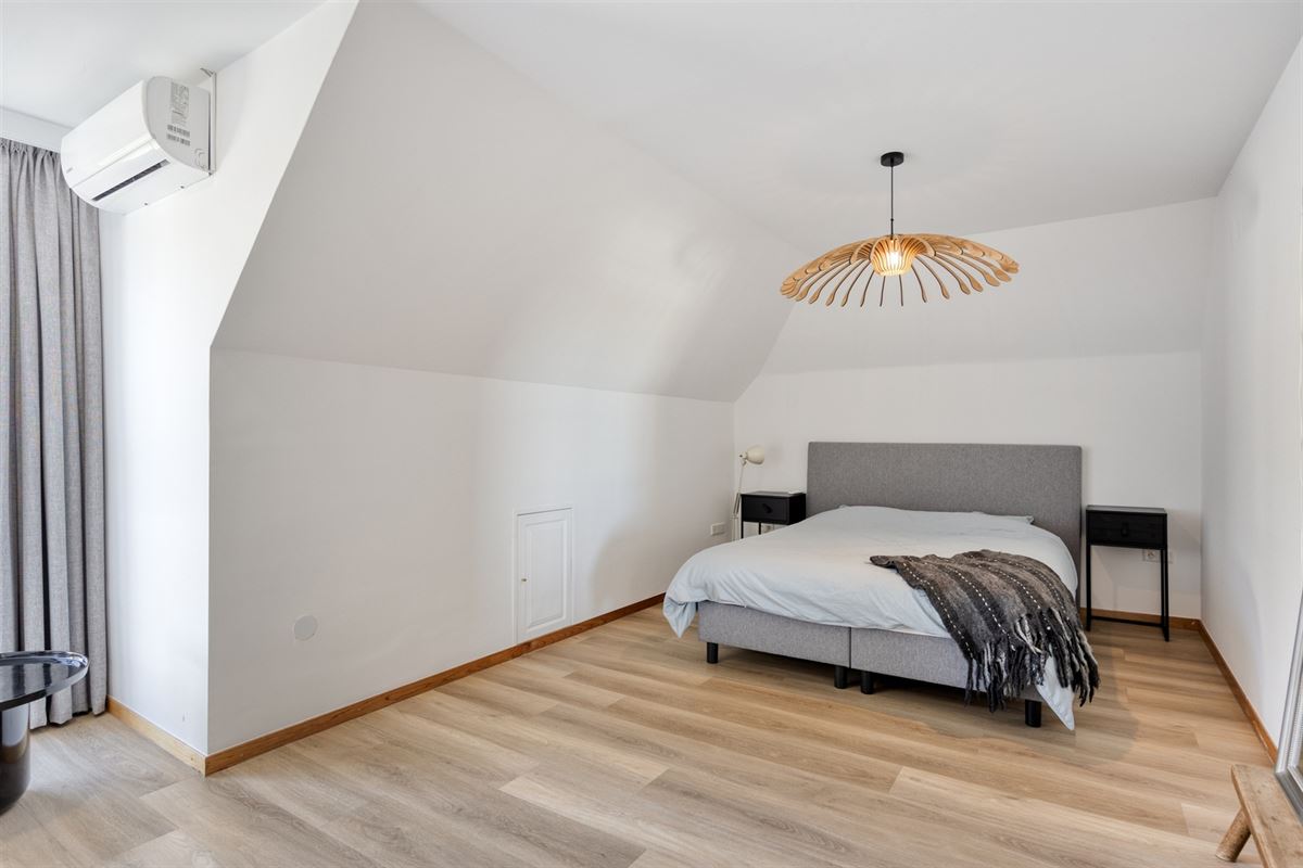 Instapklare tijdloze villa met 5 slpks op ca. 2000 m²