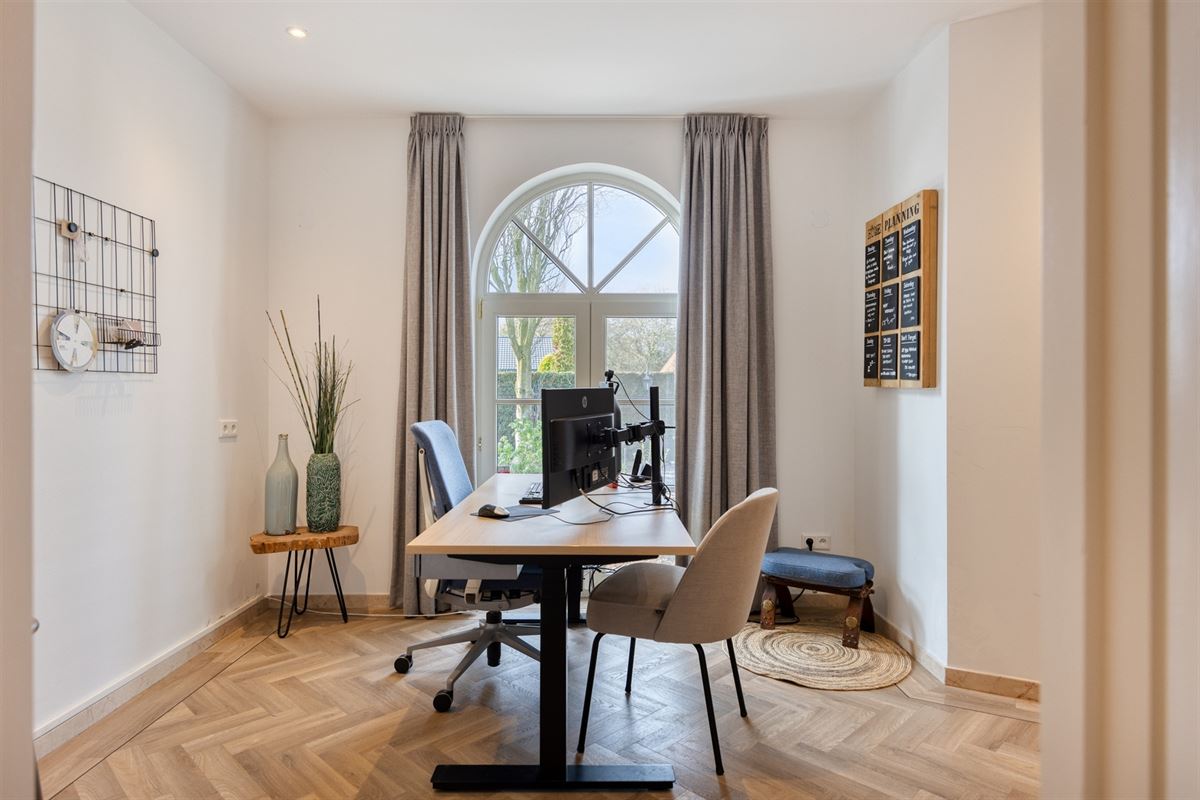 Instapklare tijdloze villa met 5 slpks op ca. 2000 m²