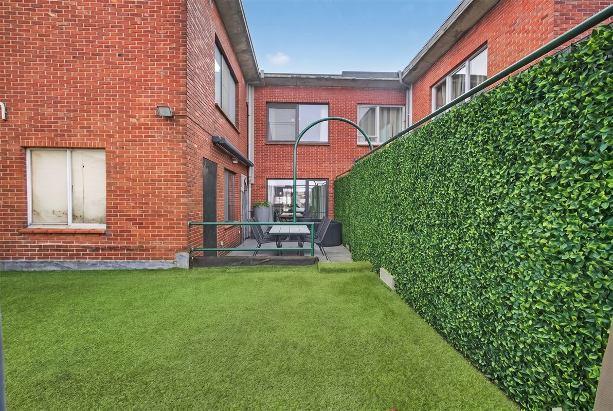 Triplexappartement (160 m²) met privé-ingang