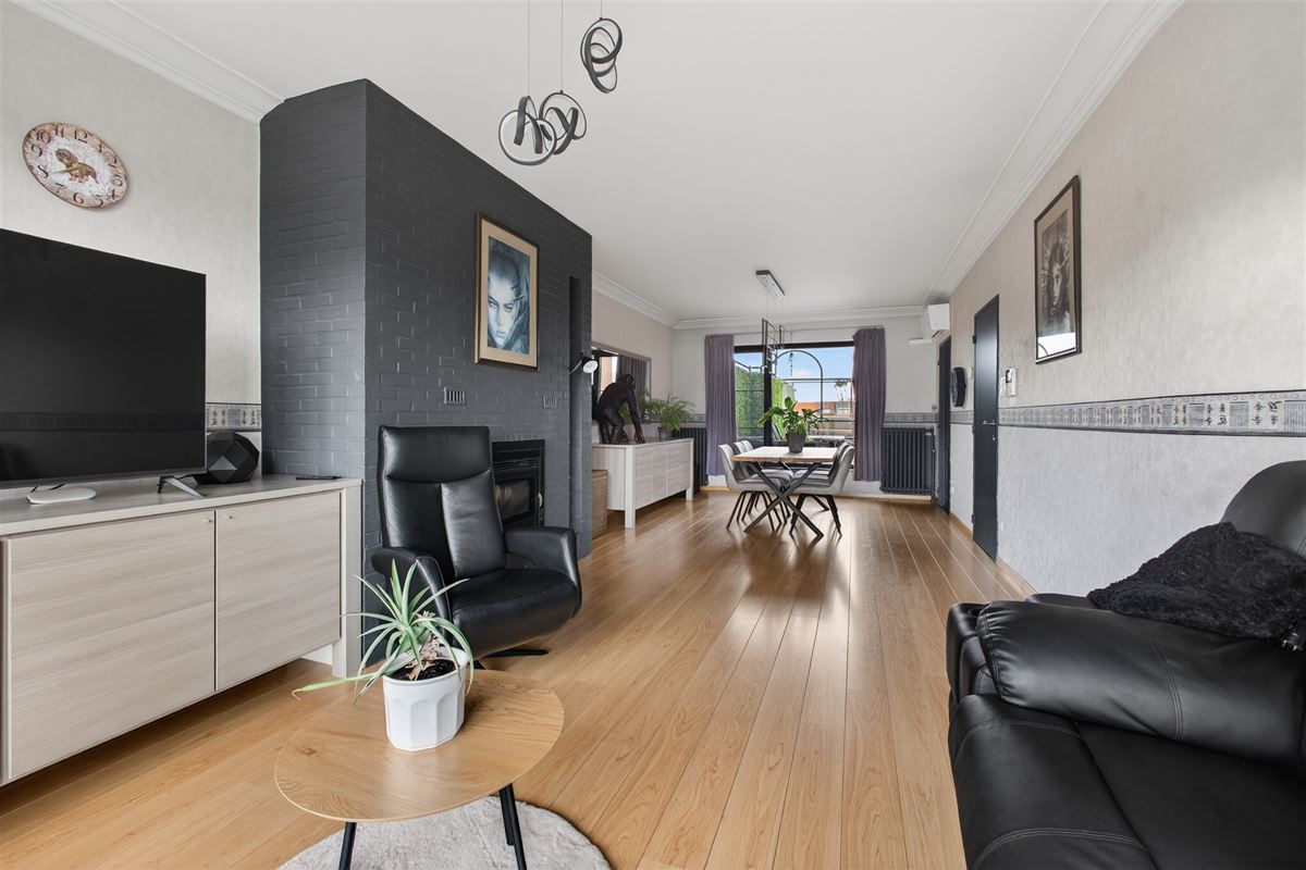Triplexappartement (160 m²) met privé-ingang