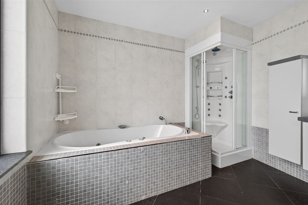 Triplexappartement (160 m²) met privé-ingang