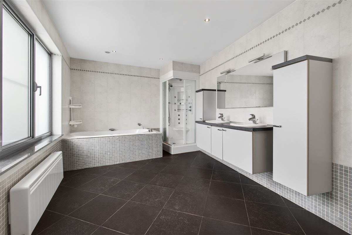 Triplexappartement (160 m²) met privé-ingang