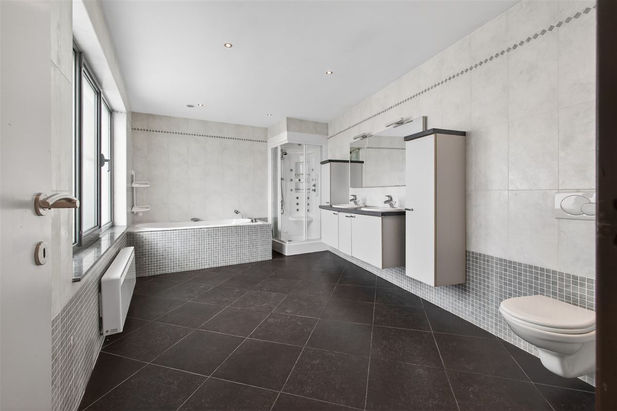 Triplexappartement (160 m²) met privé-ingang