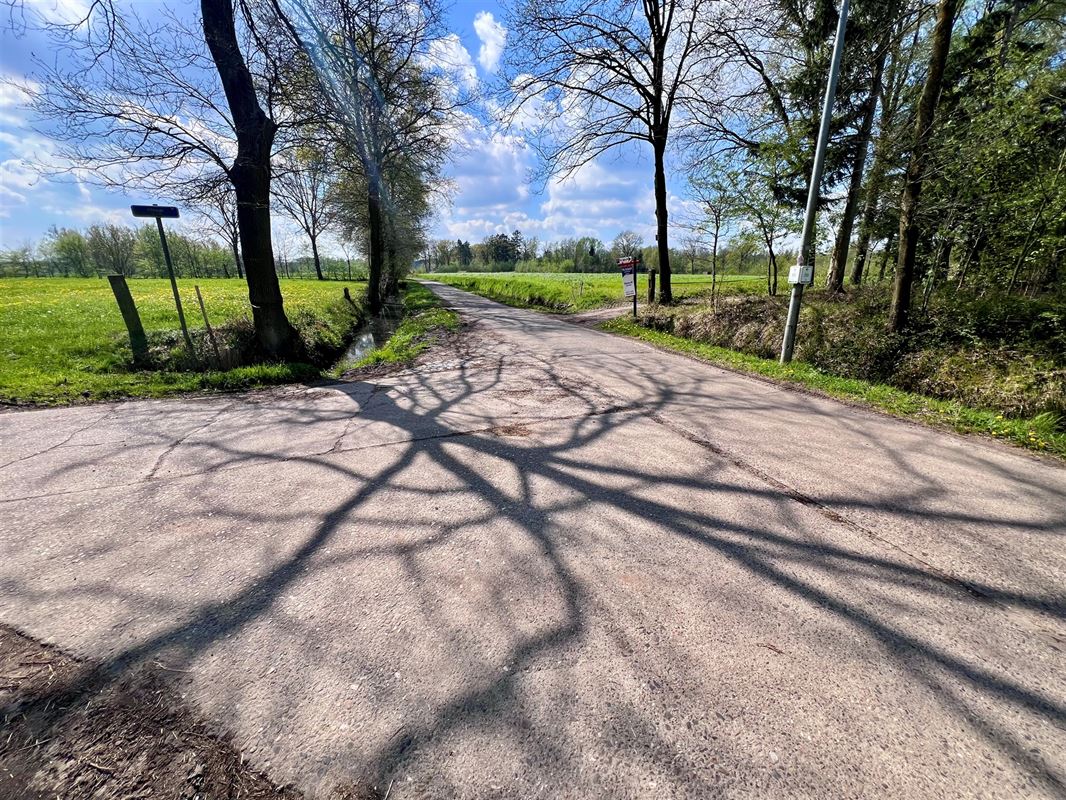 Agrarisch perceel van 8.260 m, groene en rustige omgeving