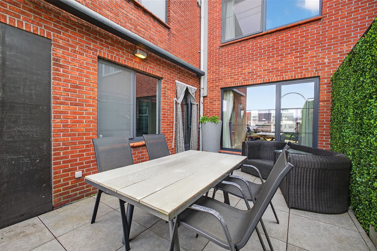 Triplexappartement (160 m²) met privé-ingang