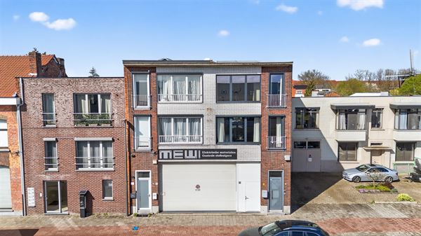 Triplexappartement (160 m²) met privé-ingang