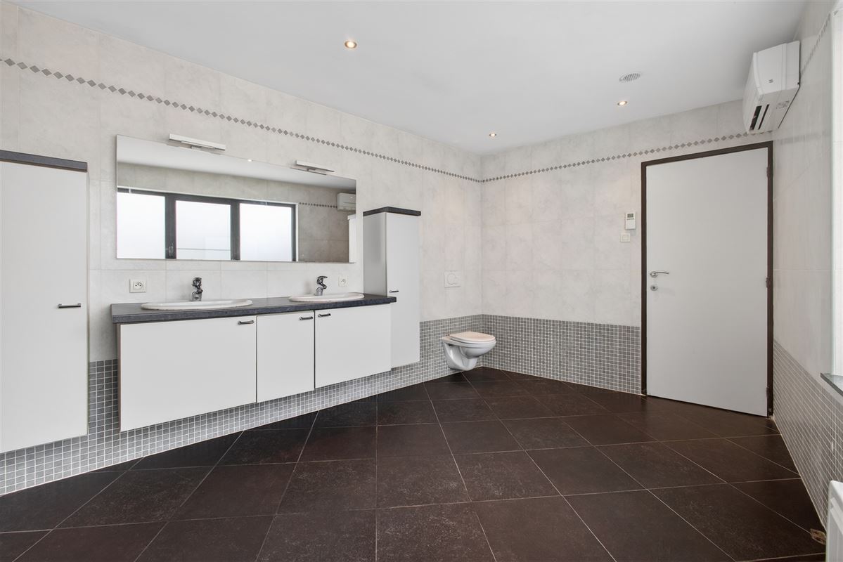 Triplexappartement (160 m²) met privé-ingang