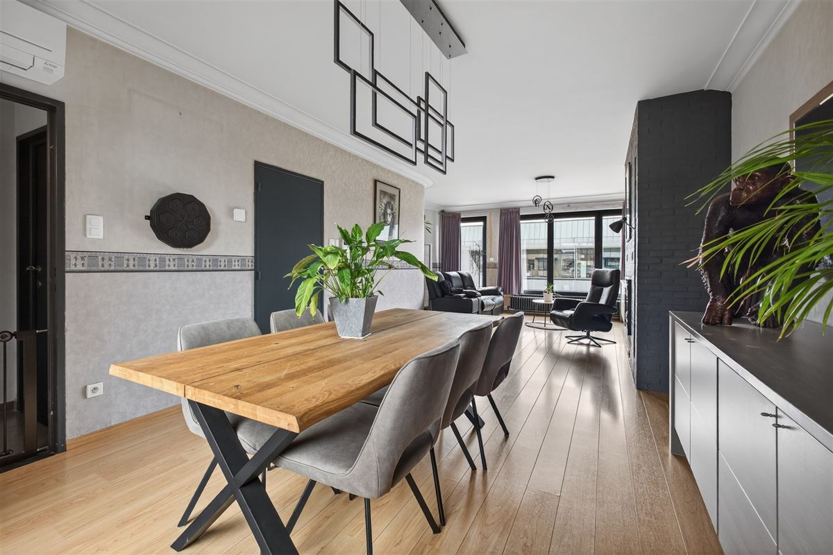 Triplexappartement (160 m²) met privé-ingang