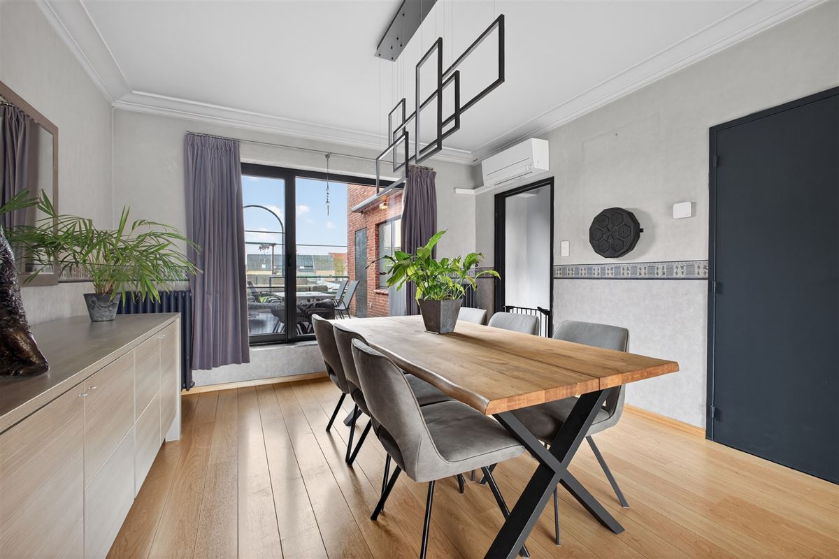 Triplexappartement (160 m²) met privé-ingang
