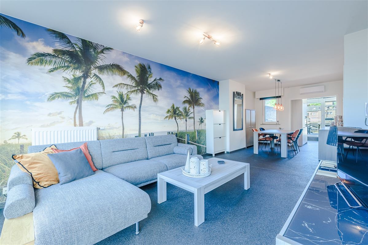 Fris triplex appartement met groot dakterras en garage
