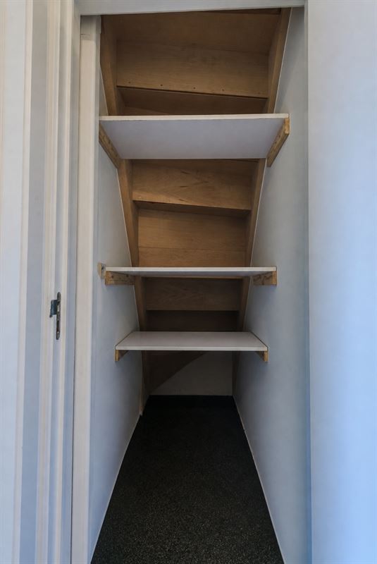 Fris triplex appartement met groot dakterras en garage