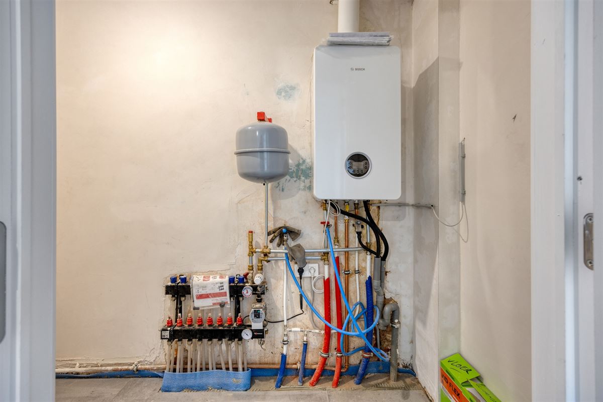 Volledig vernieuwde woning met 4 grote slaapkamers en tuin
