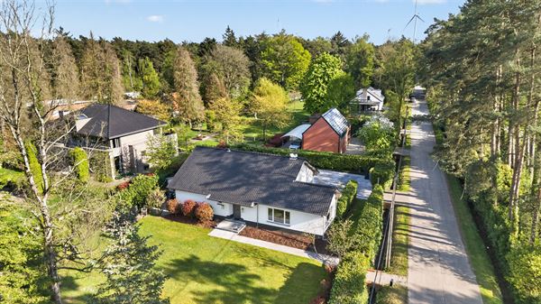 Ruime villa met zuidgerichte tuin en maximale privacy