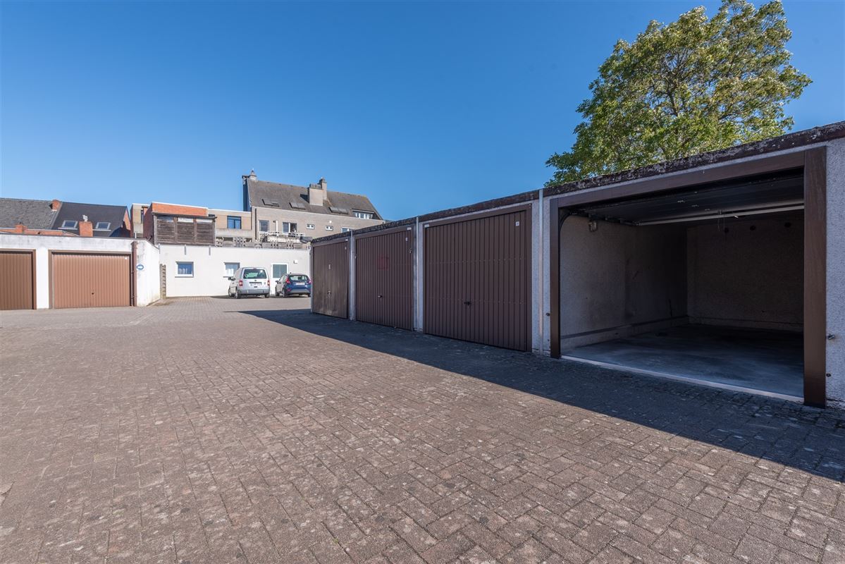 Fris triplex appartement met groot dakterras en garage