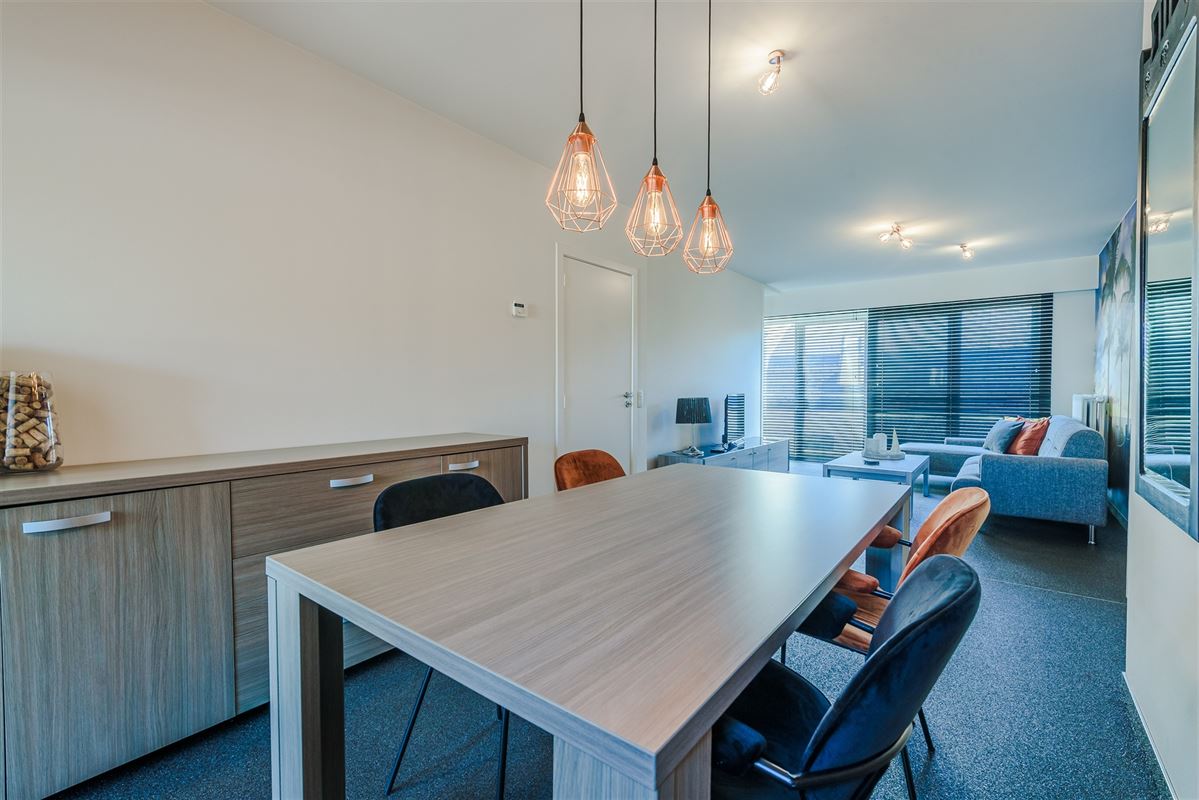 Fris triplex appartement met groot dakterras en garage
