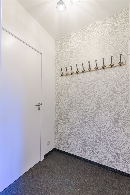 Fris triplex appartement met groot dakterras en garage