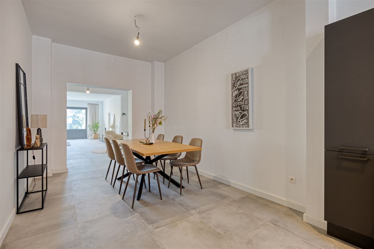 Volledig vernieuwde woning met 4 grote slaapkamers en tuin