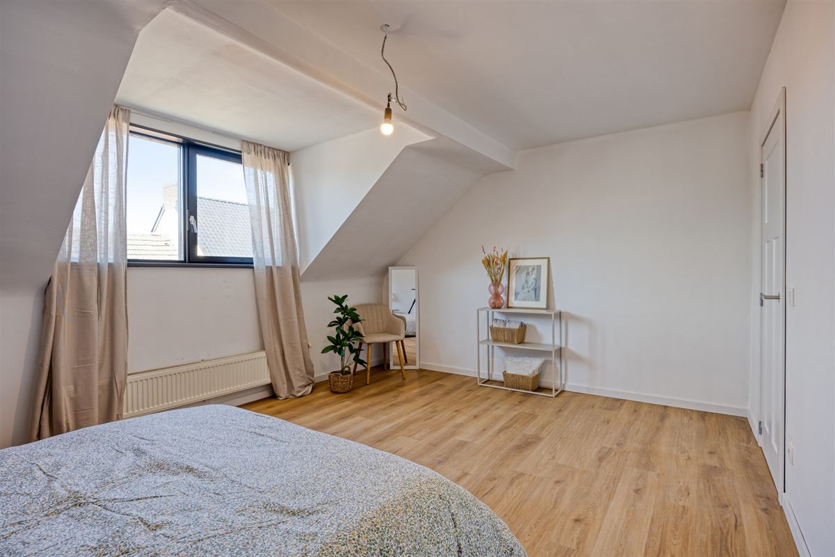 Volledig vernieuwde woning met 4 grote slaapkamers en tuin