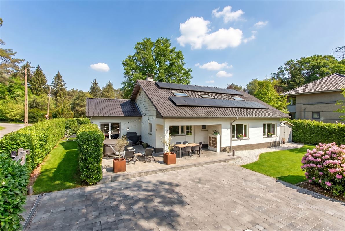 Ruime villa met zuidgerichte tuin en maximale privacy