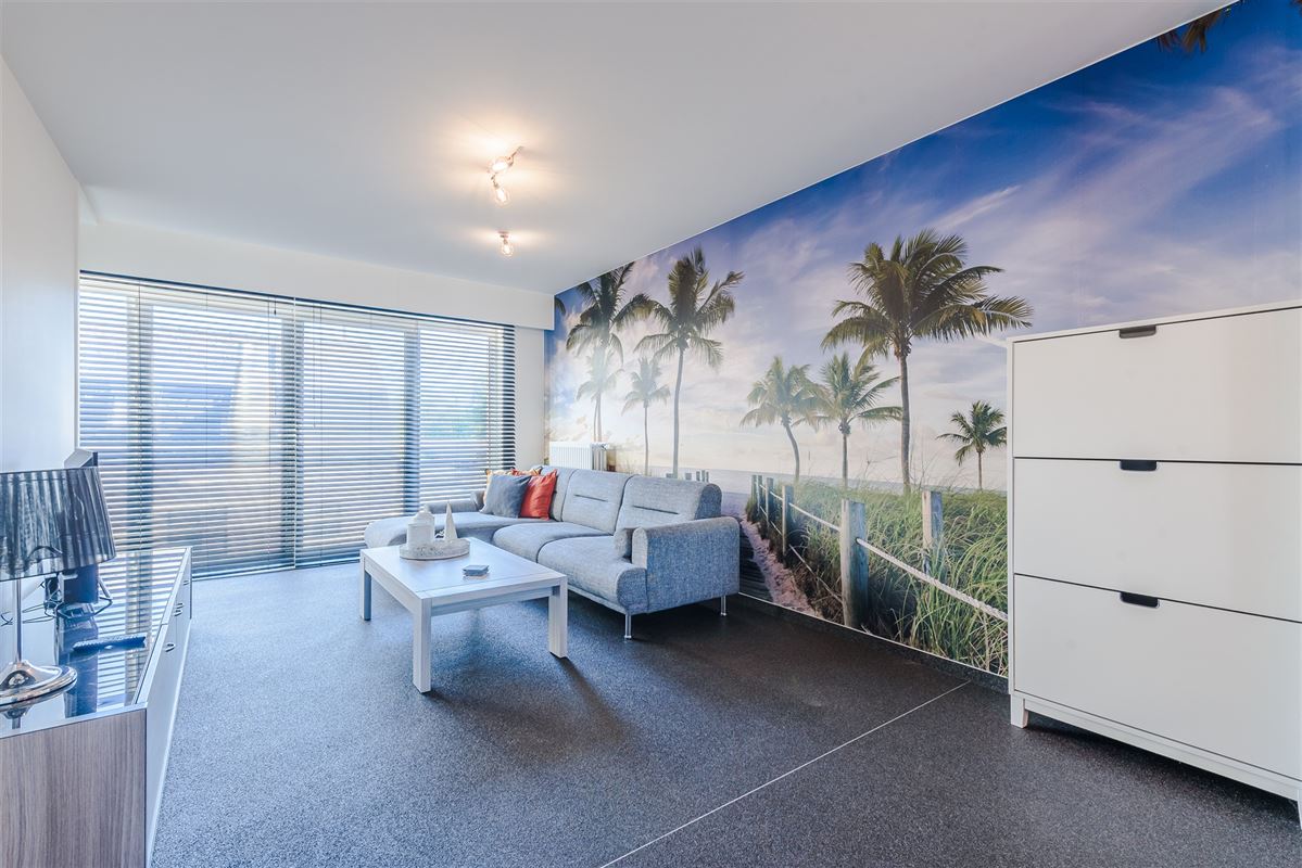 Fris triplex appartement met groot dakterras en garage