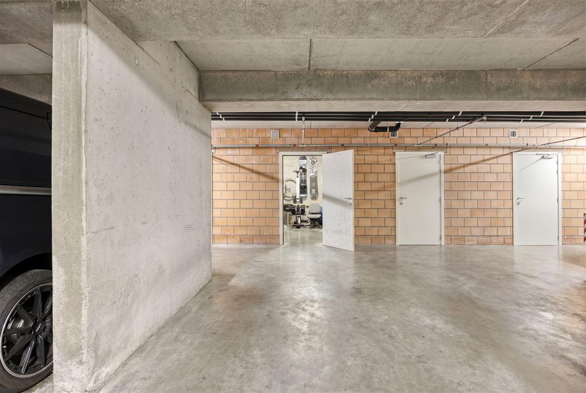 Instapklaar gelijkvloers appartement met tuin en parking