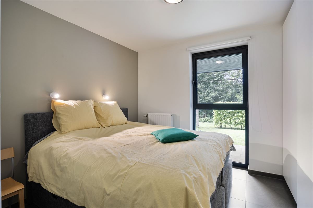 Hoogwaardig afgewerkt gelijkvloers appartement met terras