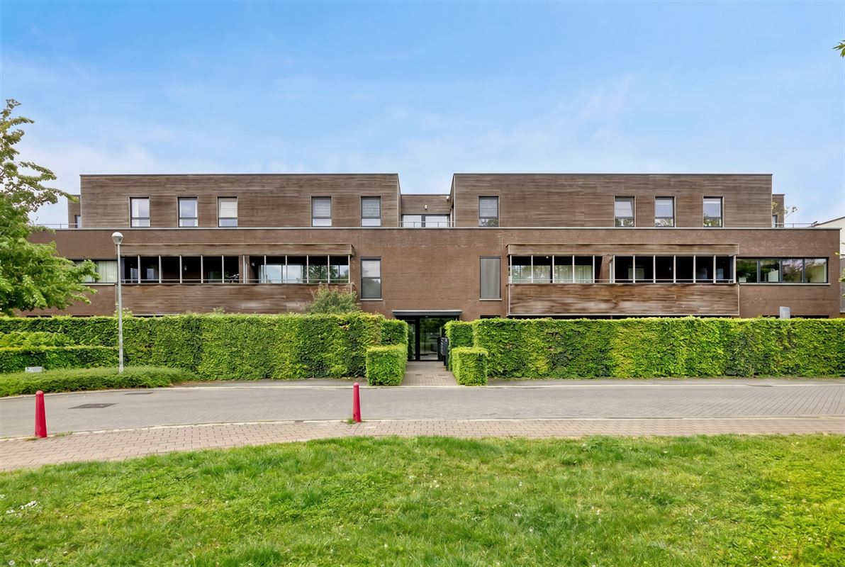 Hoogwaardig afgewerkt gelijkvloers appartement met terras