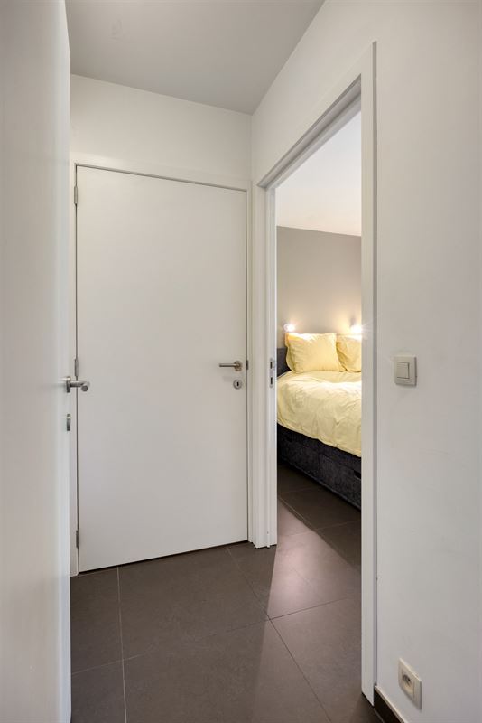 Hoogwaardig afgewerkt gelijkvloers appartement met terras