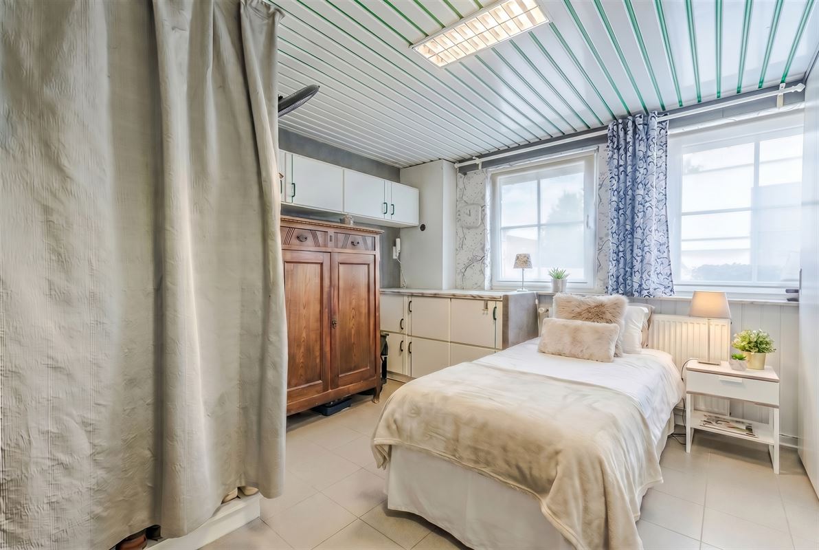 Vrijstaande woning op 763 m² met veranda en zonnige tuin