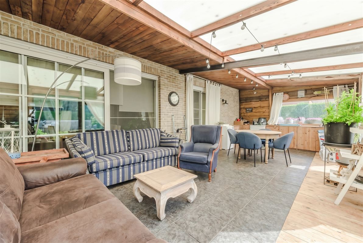 Vrijstaande woning op 763 m² met veranda en zonnige tuin