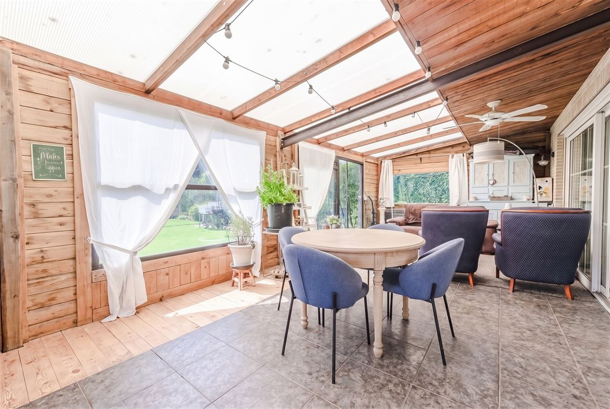 Vrijstaande woning op 763 m² met veranda en zonnige tuin