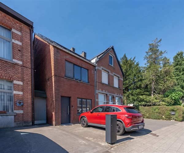 Ruime stadswoning, 2 á 3 slaapkamers, EPC-B en zonnepanelen