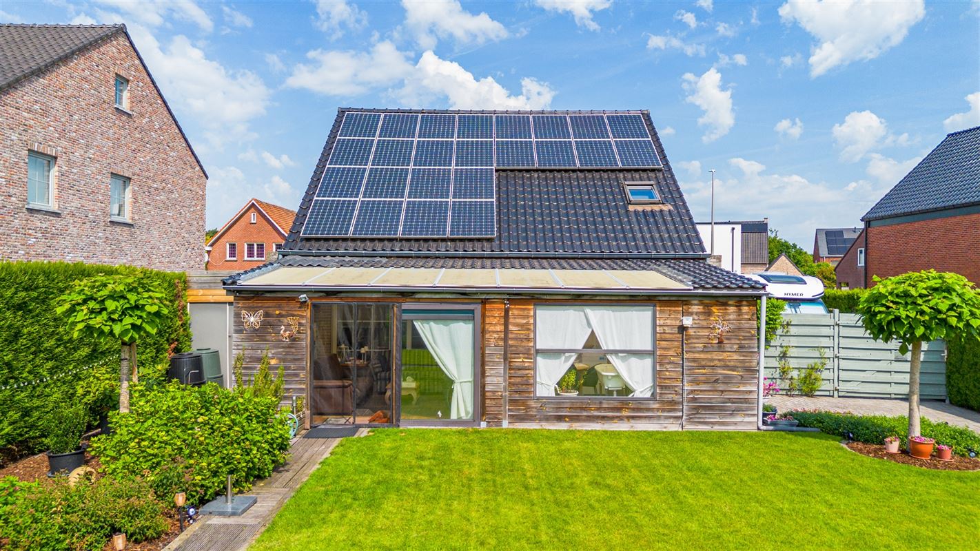 Vrijstaande woning op 763 m² met veranda en zonnige tuin