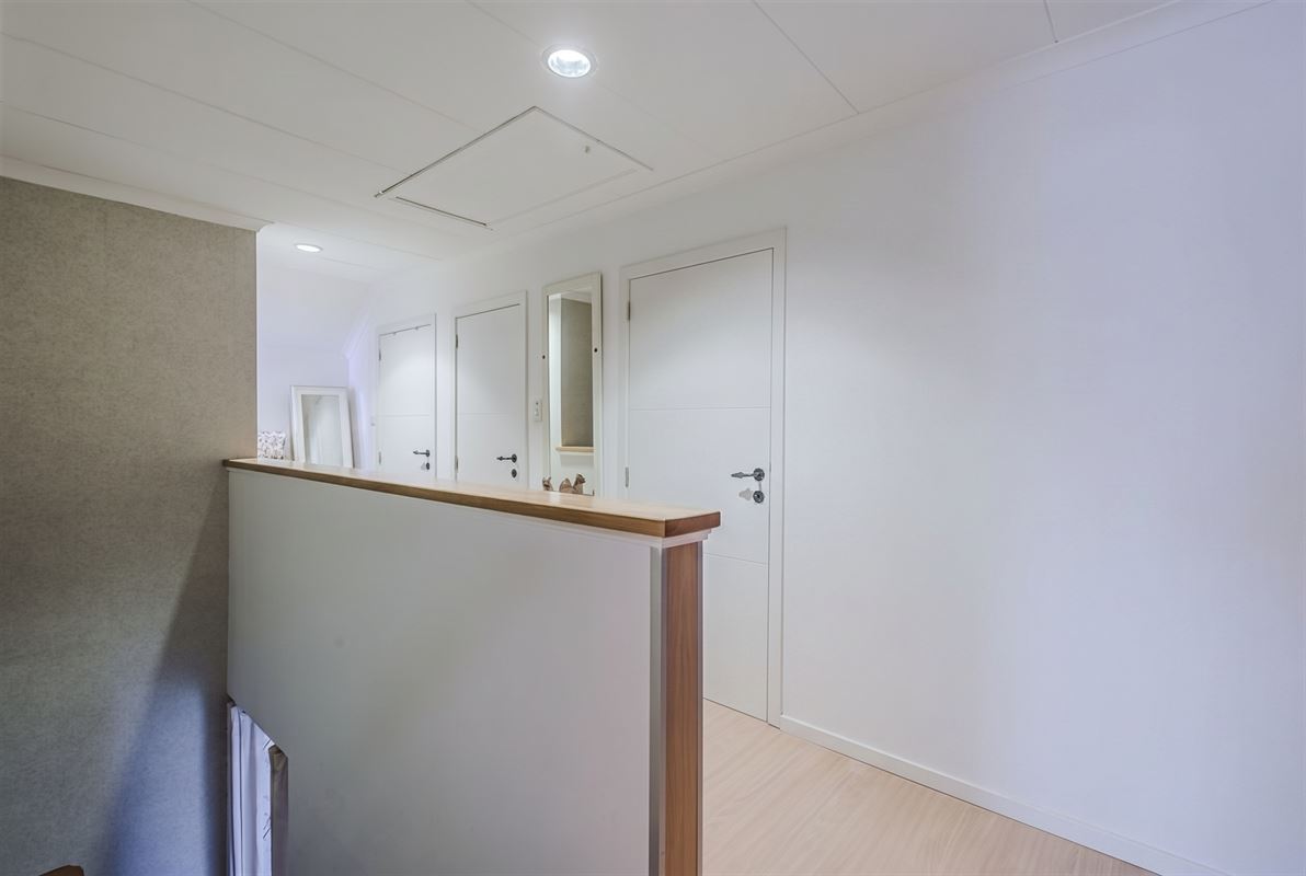 Vrijstaande woning op 763 m² met veranda en zonnige tuin