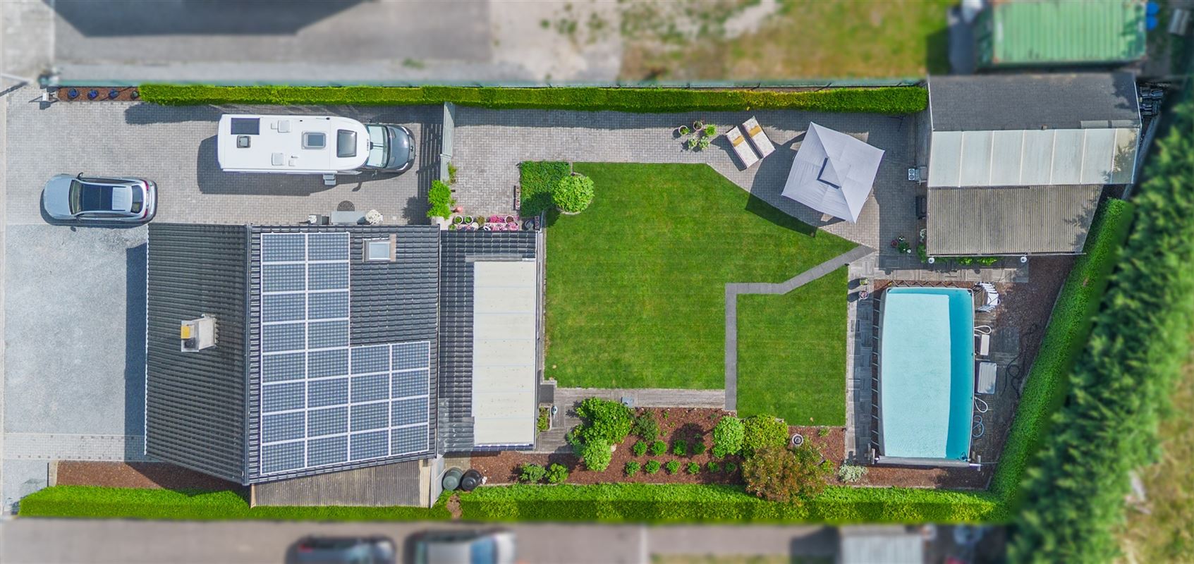 Vrijstaande woning op 763 m² met veranda en zonnige tuin