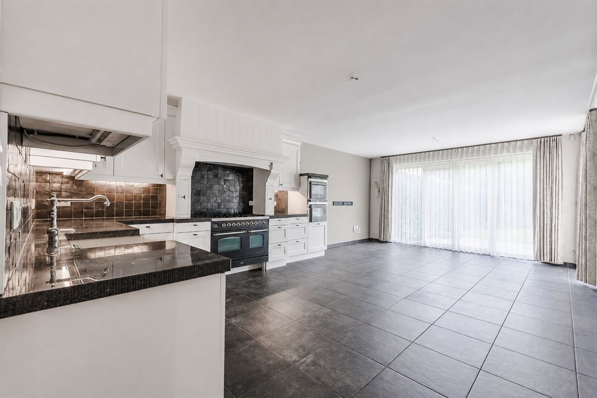 EXCLUSIEF WONEN IN HET GROEN OP 1.806 M² MET EPC A+++