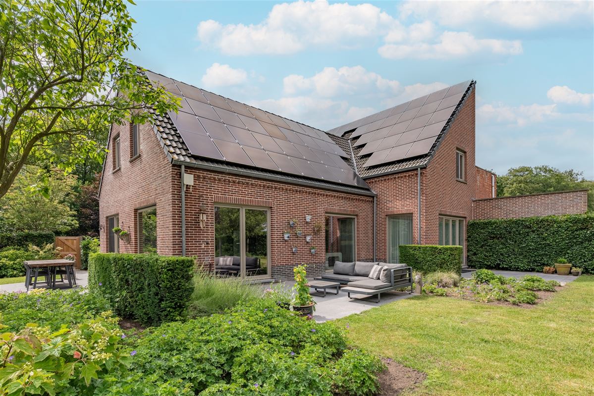 EXCLUSIEF WONEN IN HET GROEN OP 1.806 M² MET EPC A+++