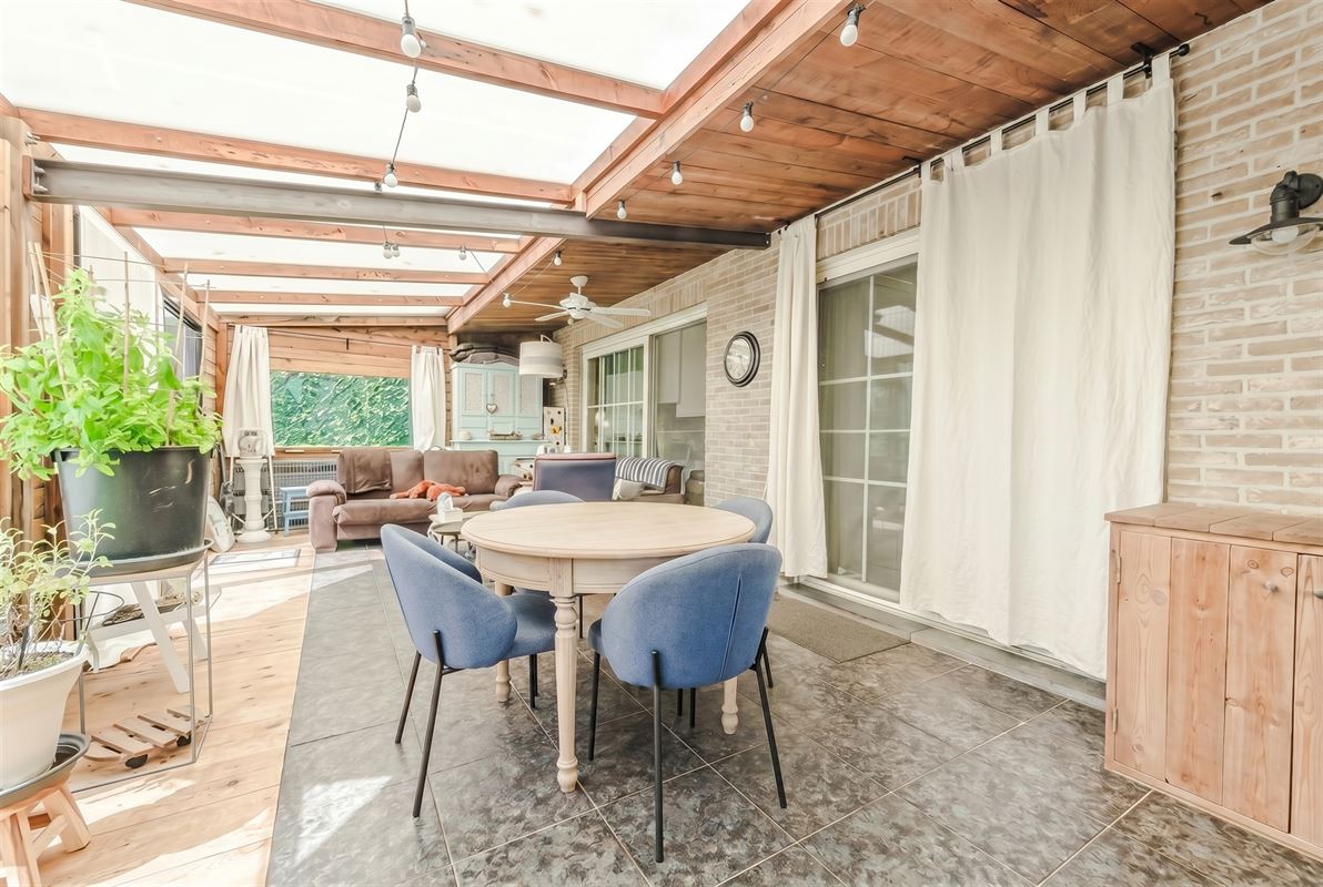 Vrijstaande woning op 763 m² met veranda en zonnige tuin