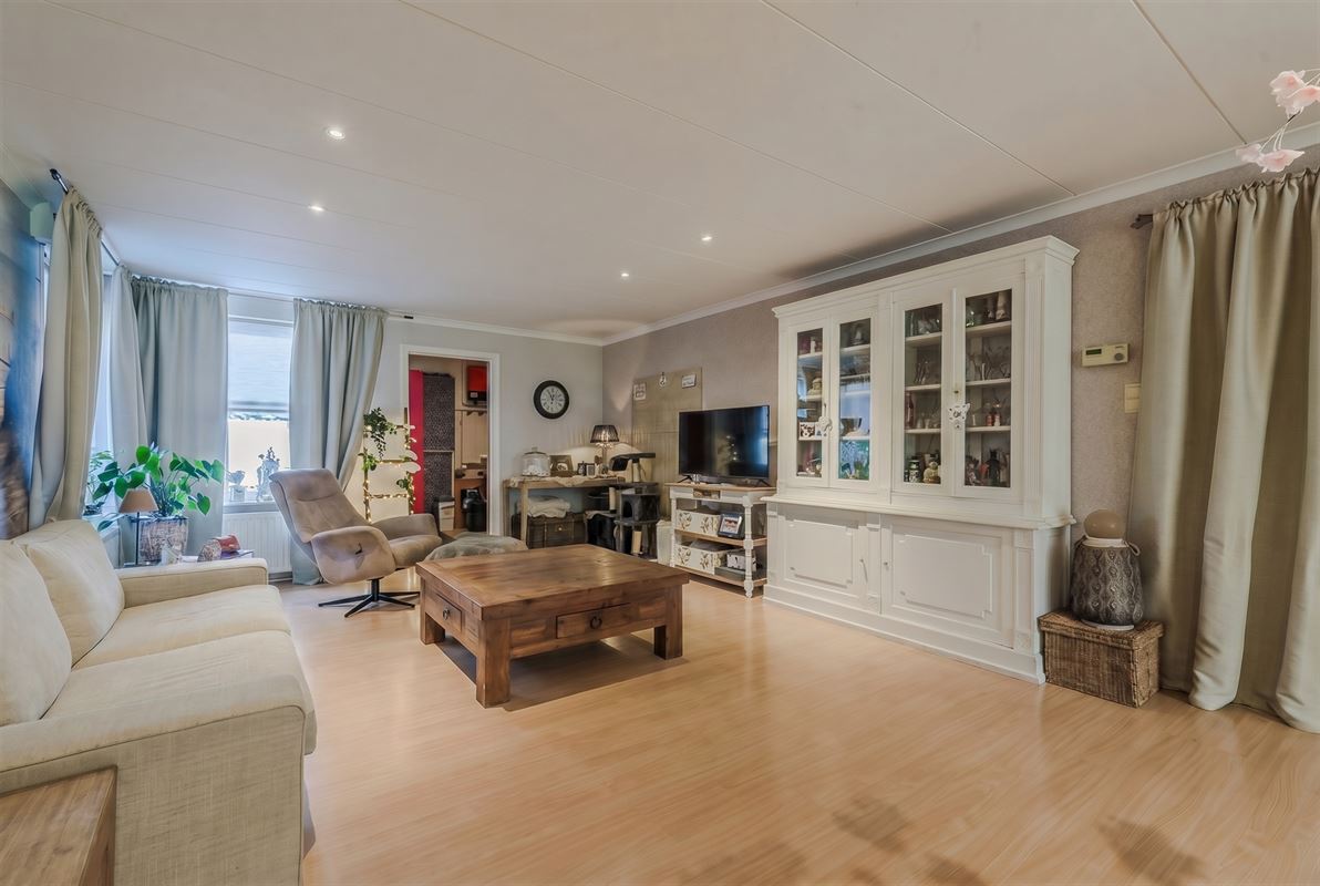 Vrijstaande woning op 763 m² met veranda en zonnige tuin