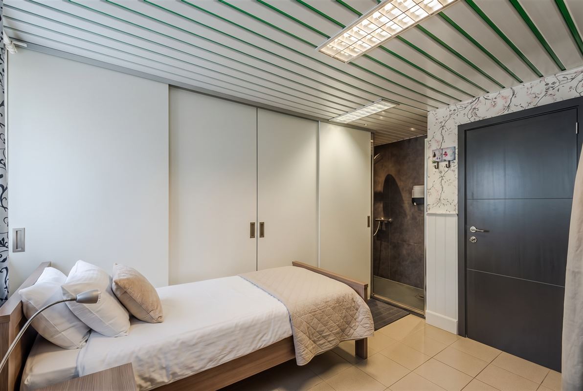 Vrijstaande woning op 763 m² met veranda en zonnige tuin