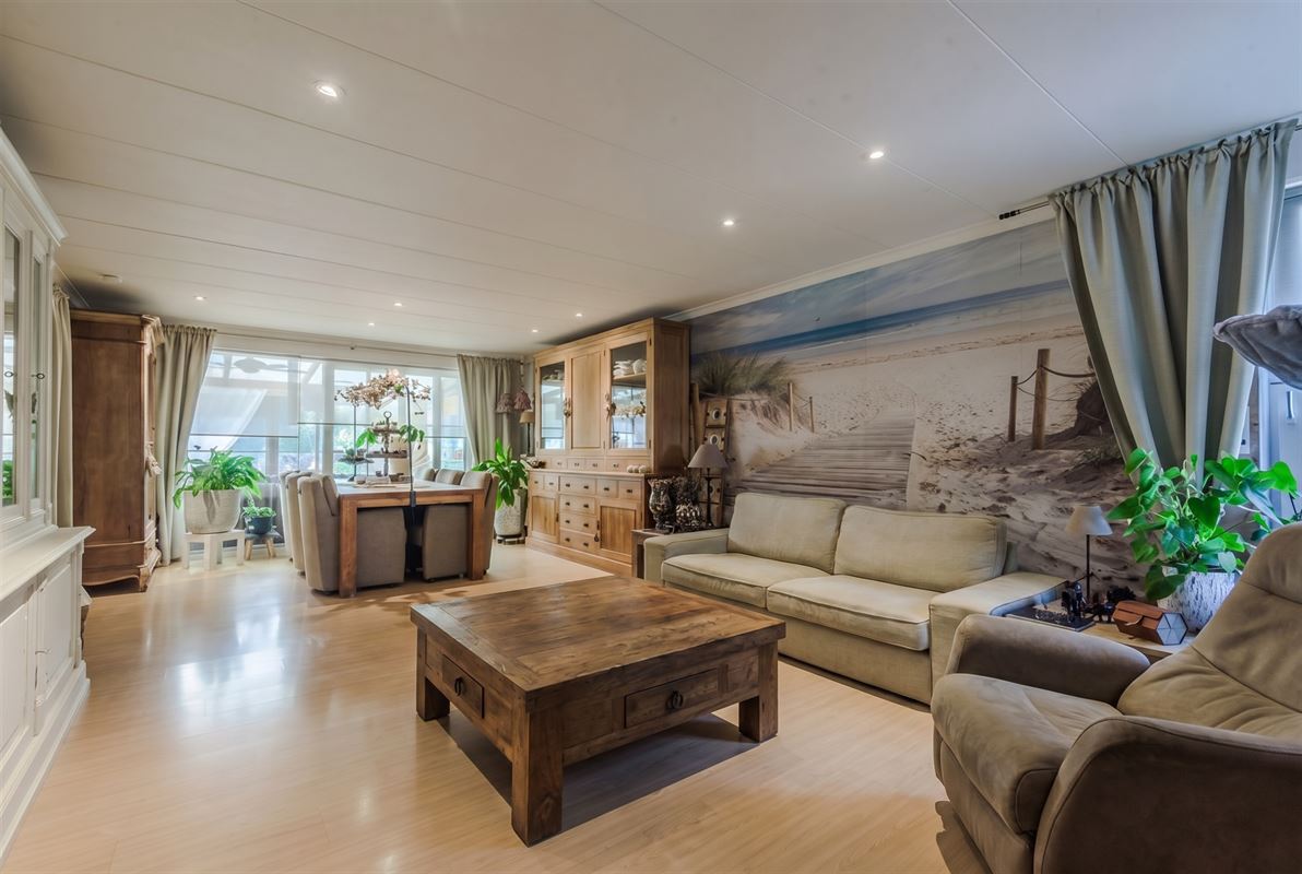 Vrijstaande woning op 763 m² met veranda en zonnige tuin