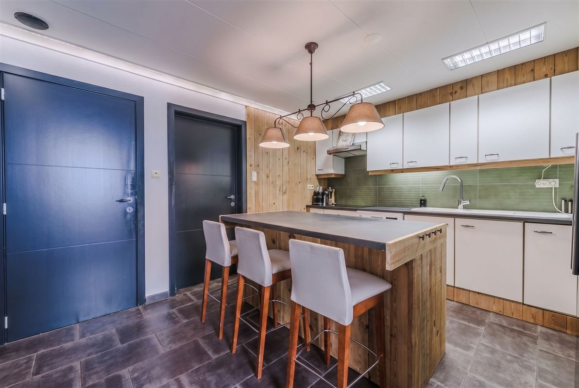 Vrijstaande woning op 763 m² met veranda en zonnige tuin