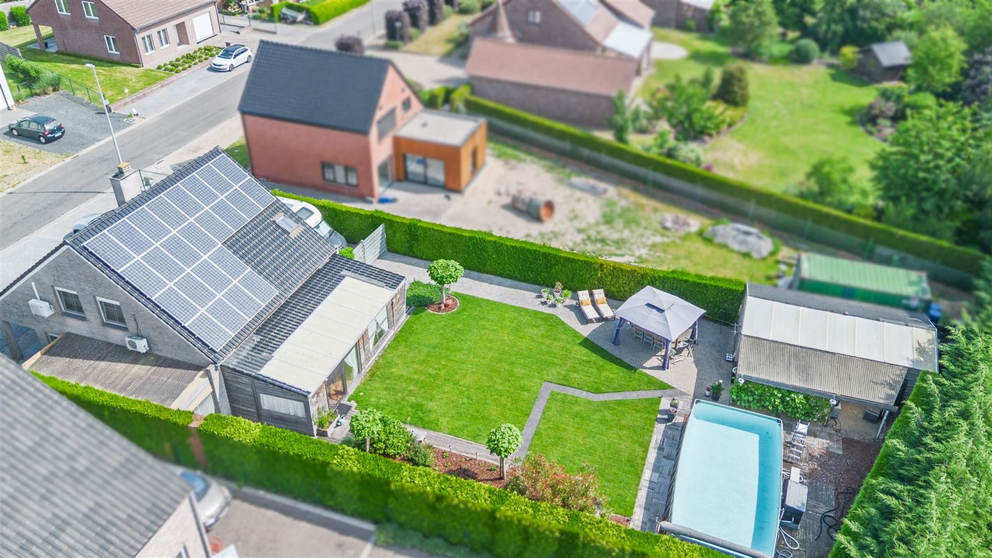 Vrijstaande woning op 763 m² met veranda en zonnige tuin