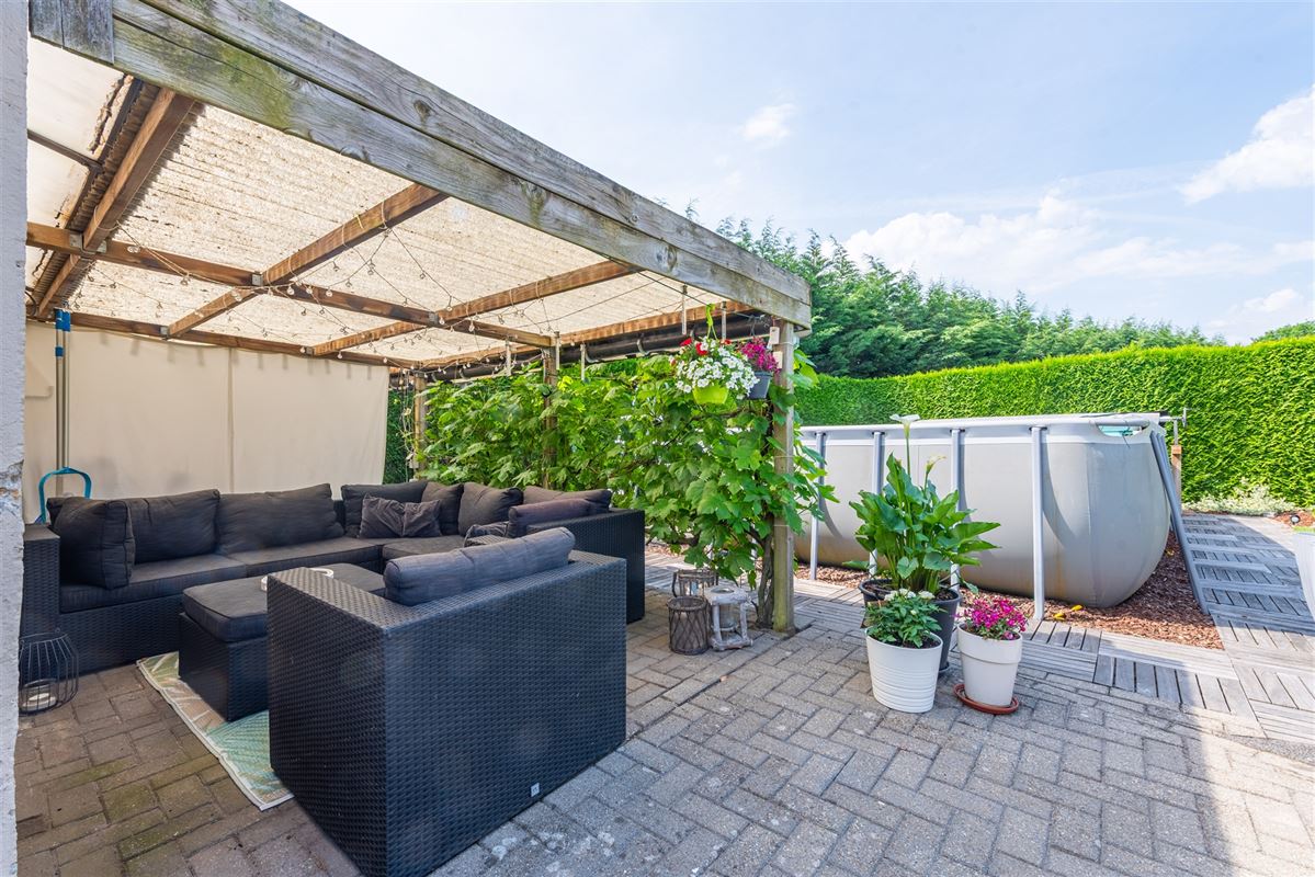 Vrijstaande woning op 763 m² met veranda en zonnige tuin