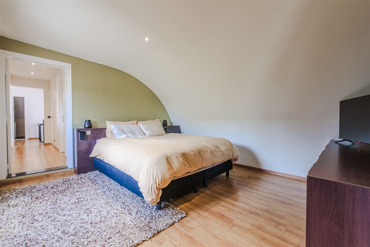 Vrijstaande woning met ruimte voor vrij beroep in Kasterlee op 385 m²